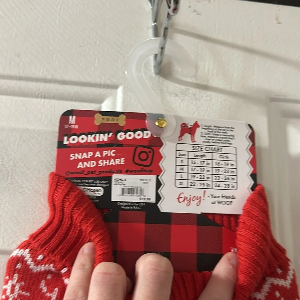 WOOF PET APPAREL PET CHRISTMAS/HOLIDAY SWEATER: NEW WITH TAGS: SIZE MEDIUM